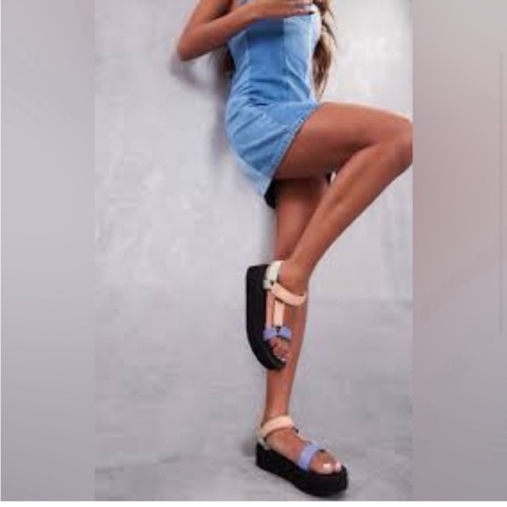 Free People Teva Flatform Platform Universal Light Weight Colorblock Sandals New - Picture 6 of 16
